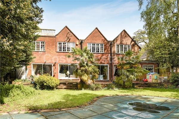 5 bed property in Wise Lane, Mill Hill, NW7